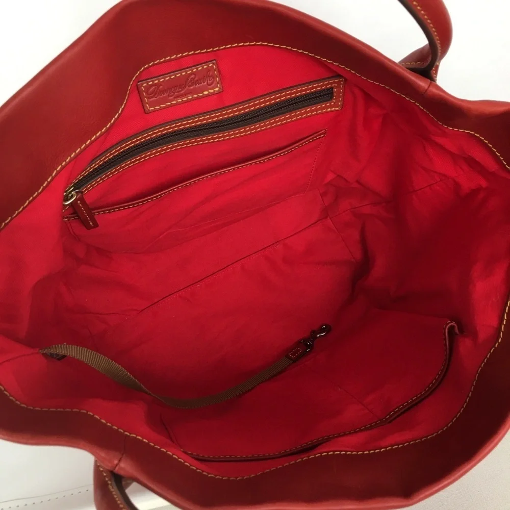 100% Auth Dooney & Bourke Tote Bag Red Leather Locket Clasp